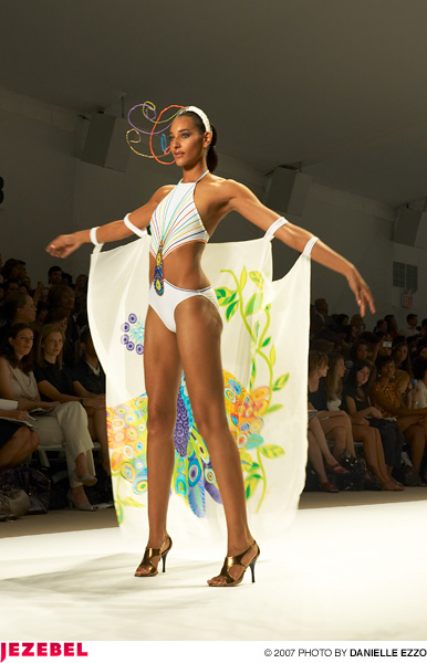 Illustration for article titled Gottex Spring/Summer '08 Show & Scene